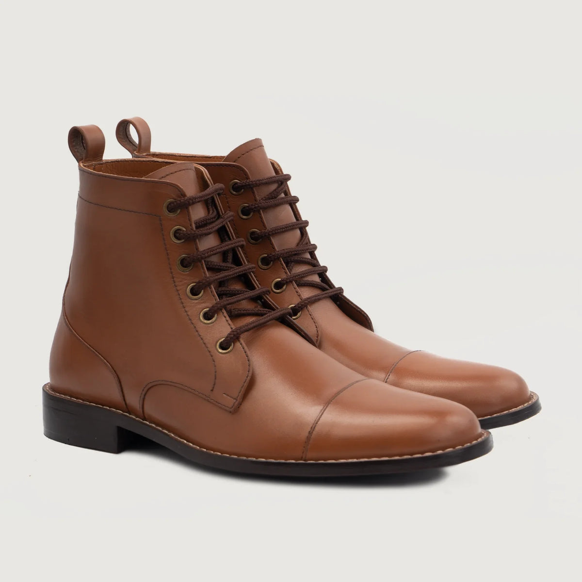 Knight Derby Cuoio Stivali in pelle da Uomo For Men in Tan Full-Grain Leather - Vista laterale | Acquista online