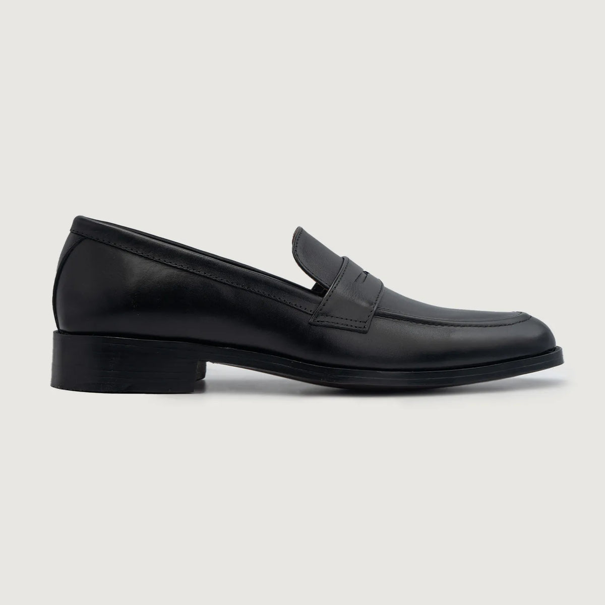 Black Full-Grain leather Loafers - Costruzione Goodyear a guardolo & dettaglio puntale
