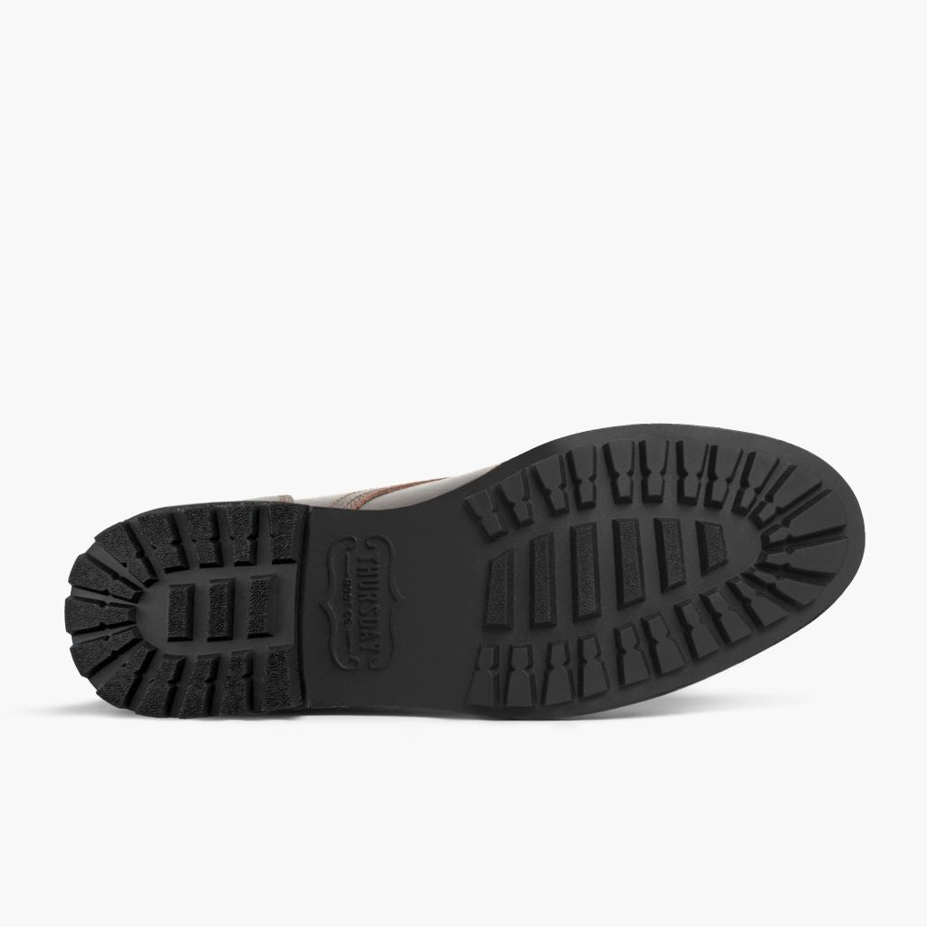 High-Traction Rubber Outsole & Lug Tread Pattern on Vanguard Waxed Cacao Stivali in pelle da Uomo For Men