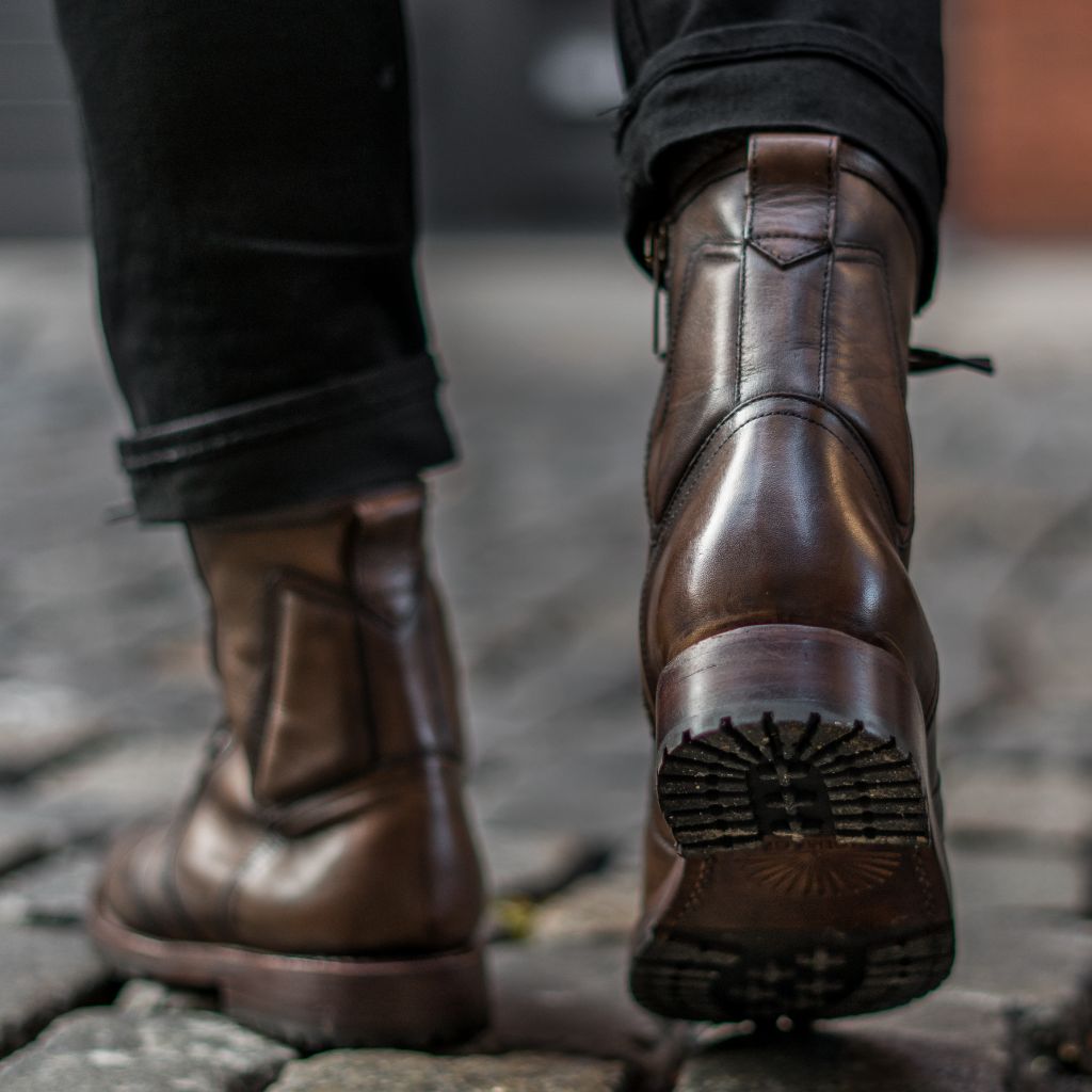 Tailored Rib Cuffs & Hem Craftsmanship Construction Detail on Casa Moto Añejo Stivali in pelle da Uomo