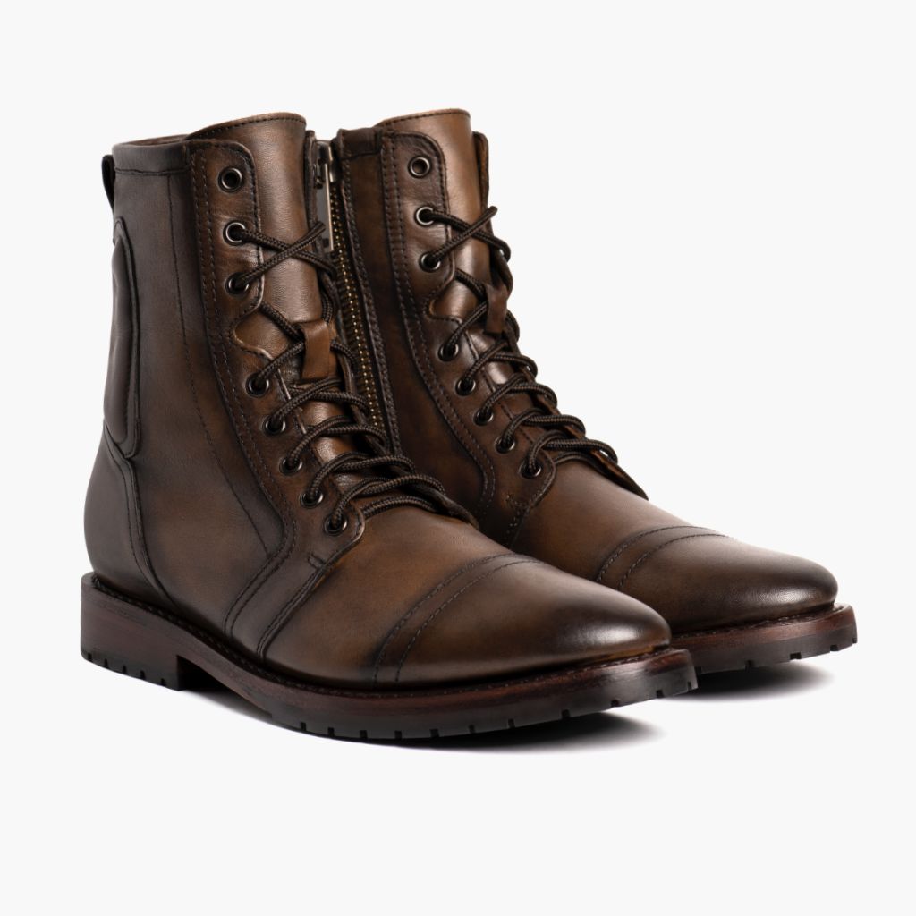 Casa Moto Añejo Stivali in pelle da Uomo in Classic Full-Grain Leather - Vista frontale e silhouette sartoriale | Acquista online
