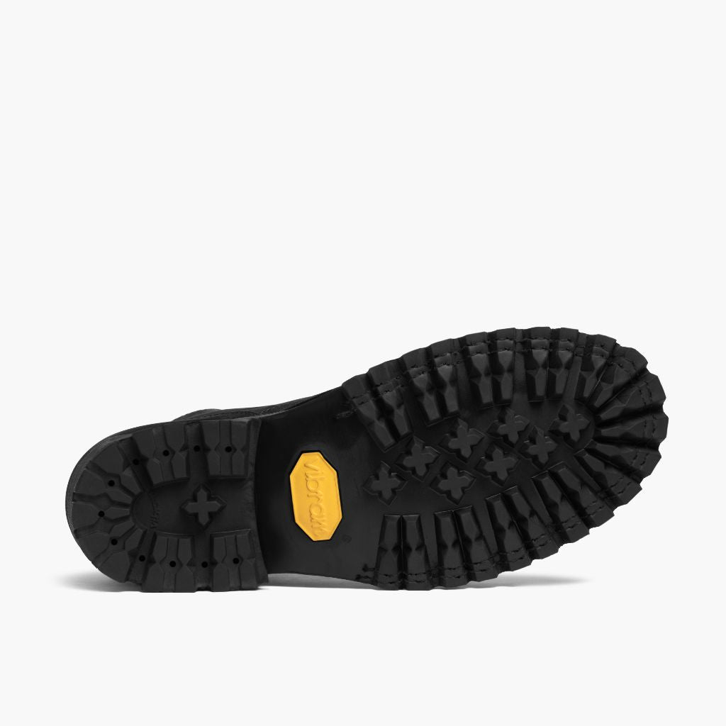High-Traction Rubber Outsole & Lug Tread Pattern on Challenger Nero Opaco Stivali in pelle da Uomo