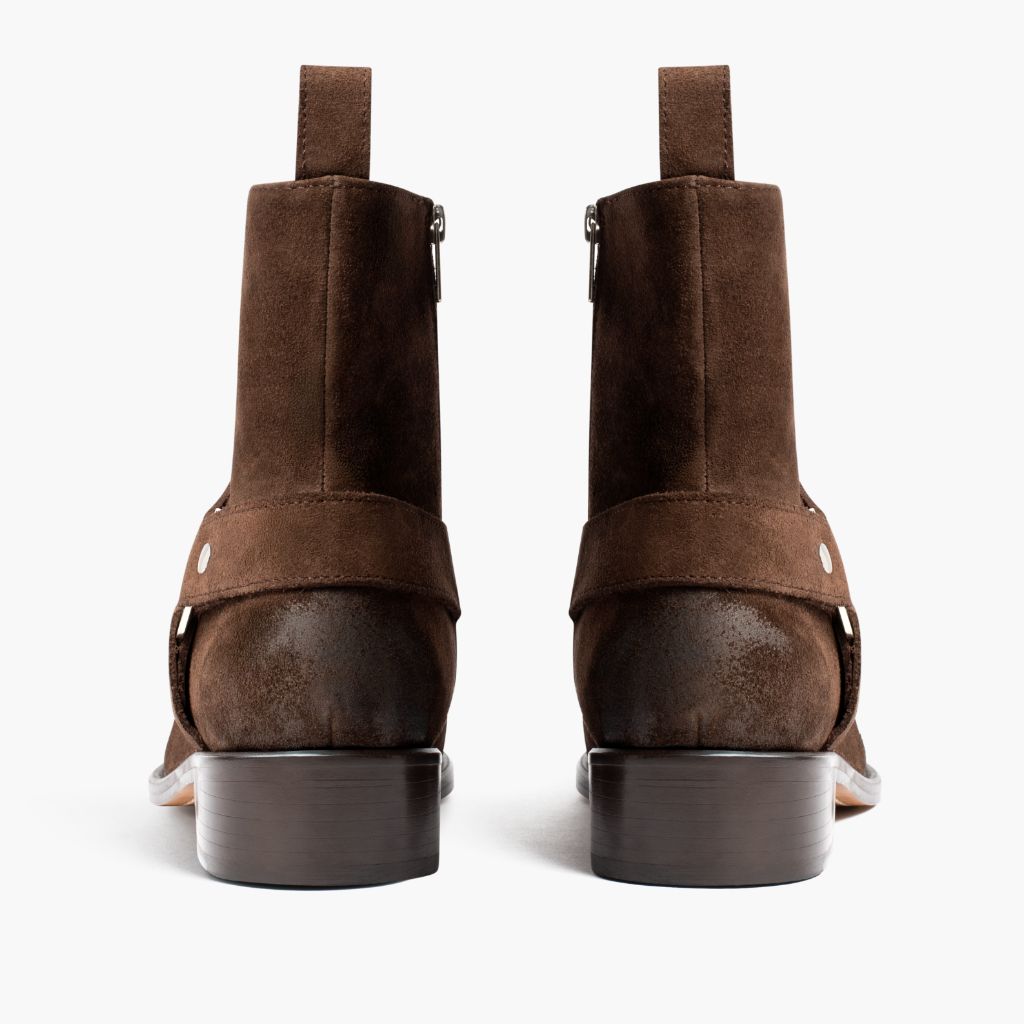 High-Traction Rubber Outsole & Lug Tread Pattern on Harness Marrone Scuro Suede Stivali in pelle da Uomo