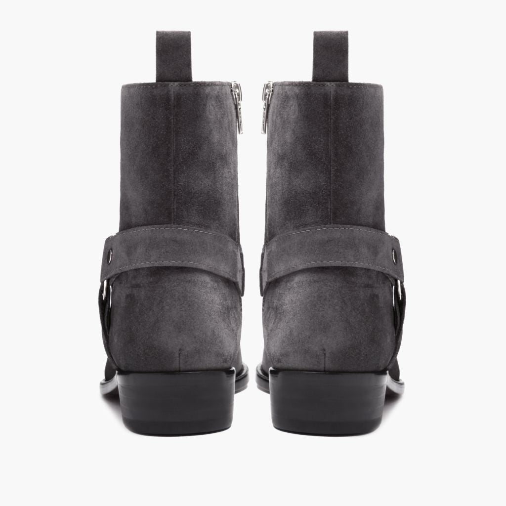 High-Traction Rubber Outsole & Lug Tread Pattern on Harness Grigio Suede Stivali in pelle da Uomo