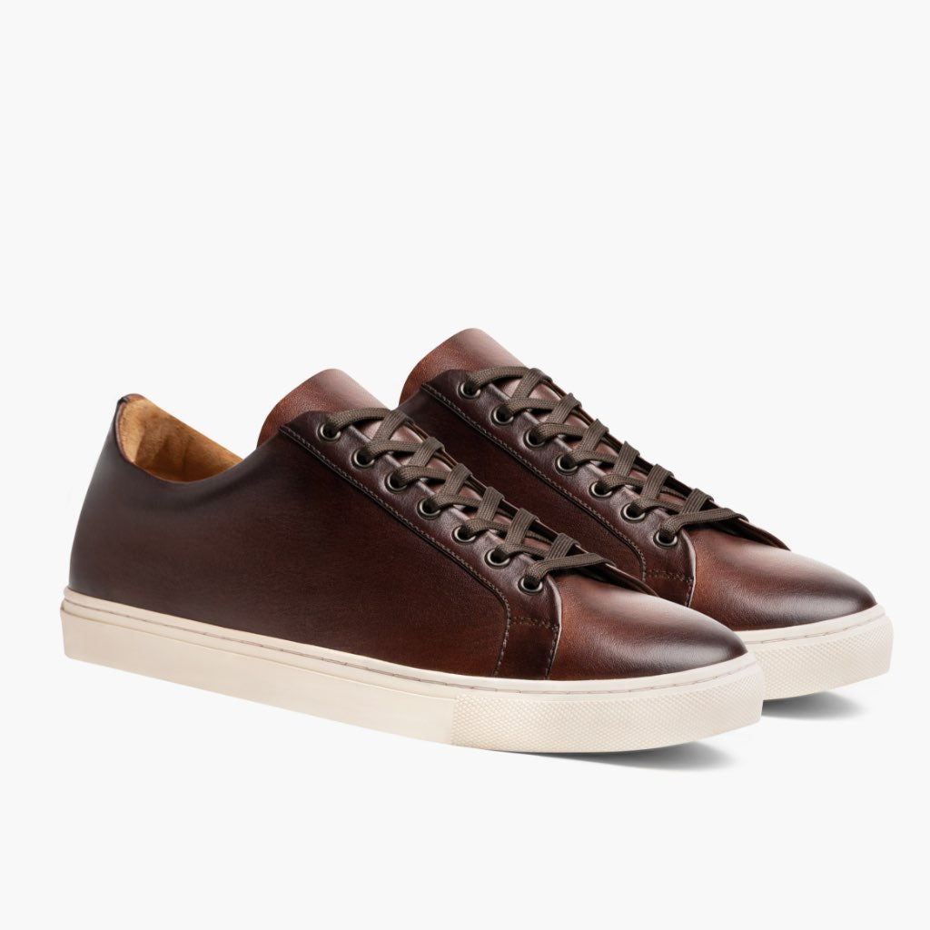 Premier Low Top Coffee Sneakers in pelle da Uomo For Men in Classic Full-Grain Leather - Vista laterale | Acquista online