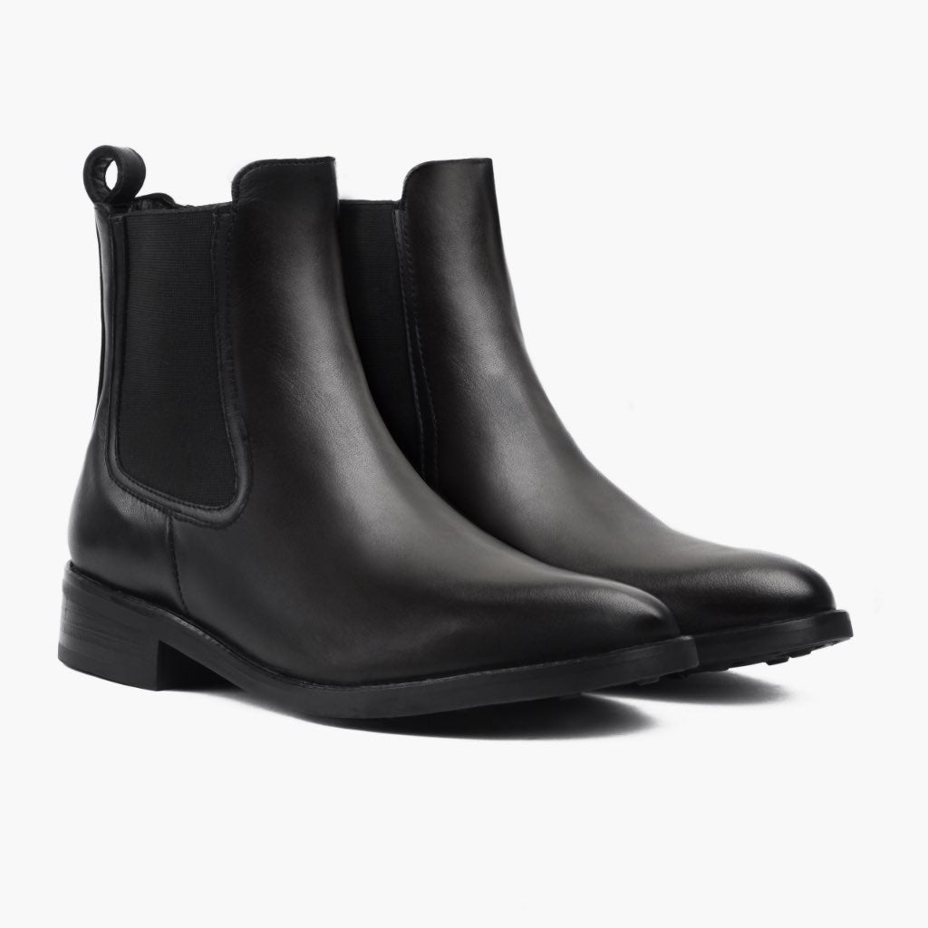 Black Full-Grain leather Boots - Costruzione Goodyear a guardolo & dettaglio puntale