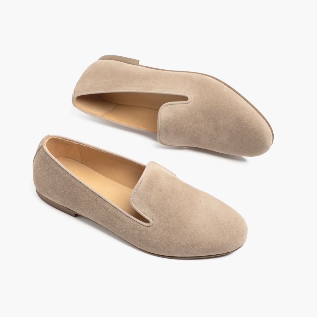 High-Traction Rubber Outsole & Lug Tread Pattern on Eden Latte Stivali in pelle da Donna