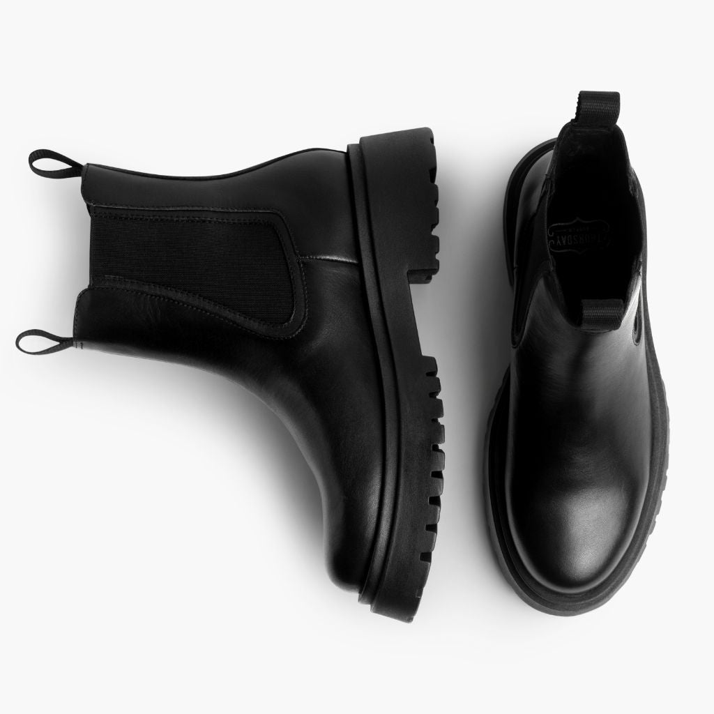 High-Traction Rubber Outsole & Lug Tread Pattern on Legend Platform Nero Stivali in pelle da Donna