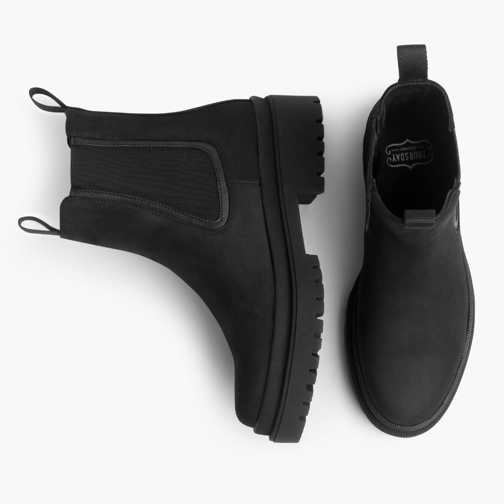 High-Traction Rubber Outsole & Lug Tread Pattern on Legend Platform Nero Opaco Stivali in pelle da Donna