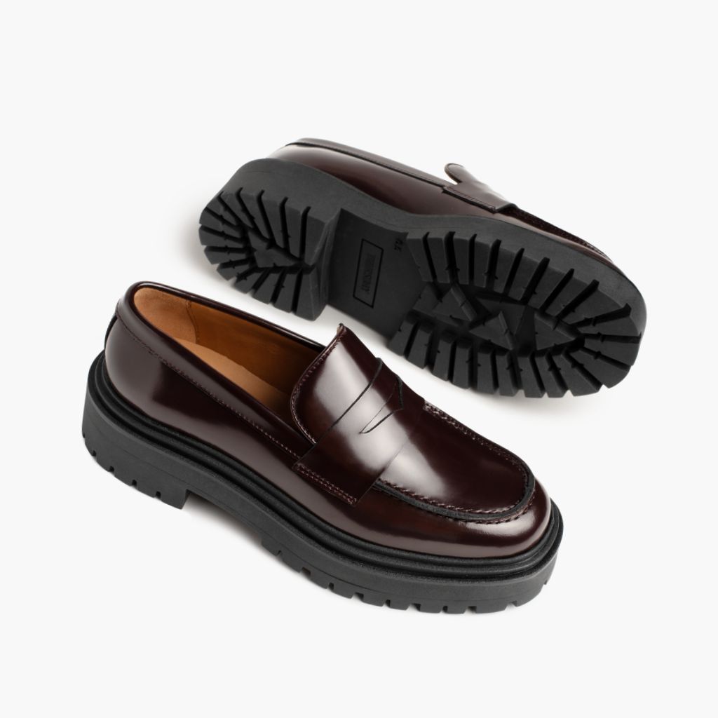 High-Traction Rubber Outsole & Lug Tread Pattern on Penny Platform Bordeaux Stivali in pelle da Donna
