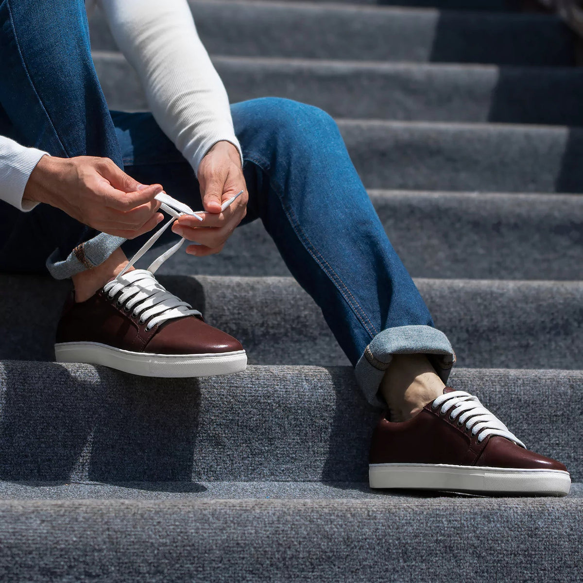 High-Traction Rubber Outsole & Lug Tread Pattern on Murphy Low Top Marrone Rossiccio Sneakers in pelle da Uomo