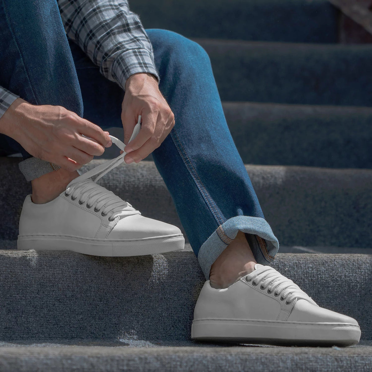 High-Traction Rubber Outsole & Lug Tread Pattern on Murphy Low Top Bianco Sneakers in pelle da Uomo