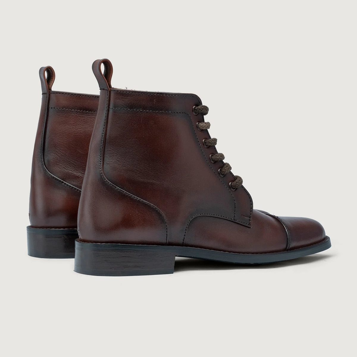 Knight Derby Burnished Brown Leather Boots StudGuard For Men - Contrafforte tallone rinforzato & doppie cuciture di precisione