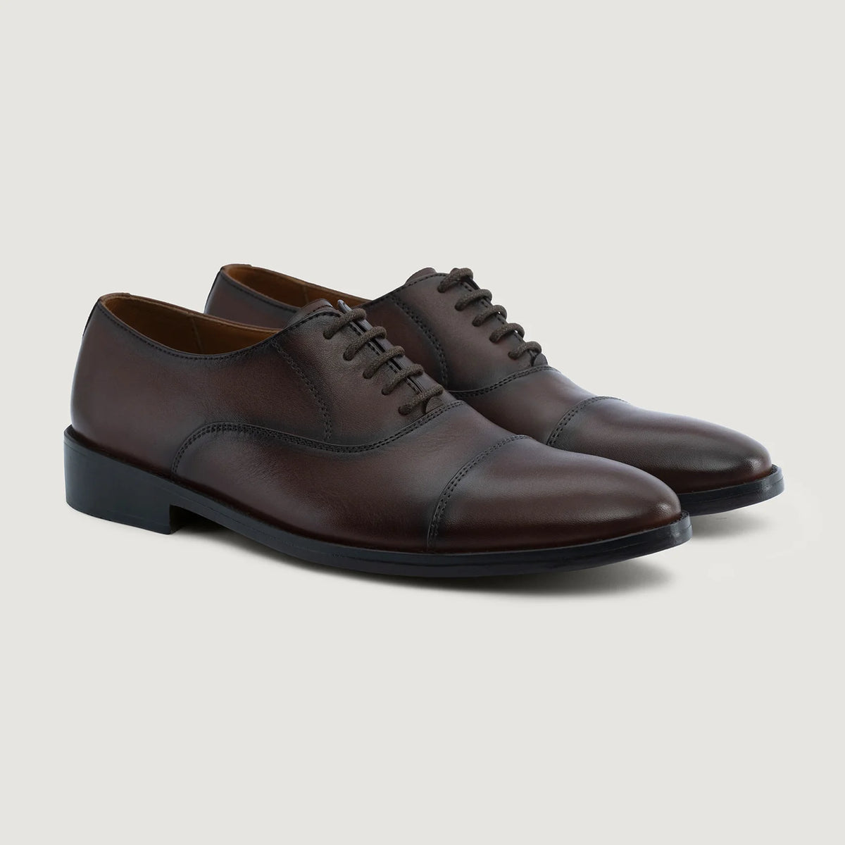Professor Oxford Burnished Marrone Scarpe in pelle da Uomo For Men in Burnished Brown Full-Grain Leather - Vista laterale | Acquista online