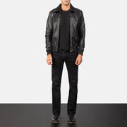 
Air Rolf Nero Bomber in Pelle da Uomo - Vista laterale che mostra il taglio ergonomico delle maniche