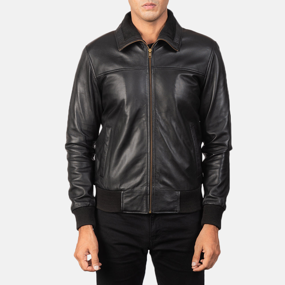 
Dettaglio ravvicinato of Rib Knit & Zipper Hardware on Air Rolf Nero Bomber in Pelle da Uomo