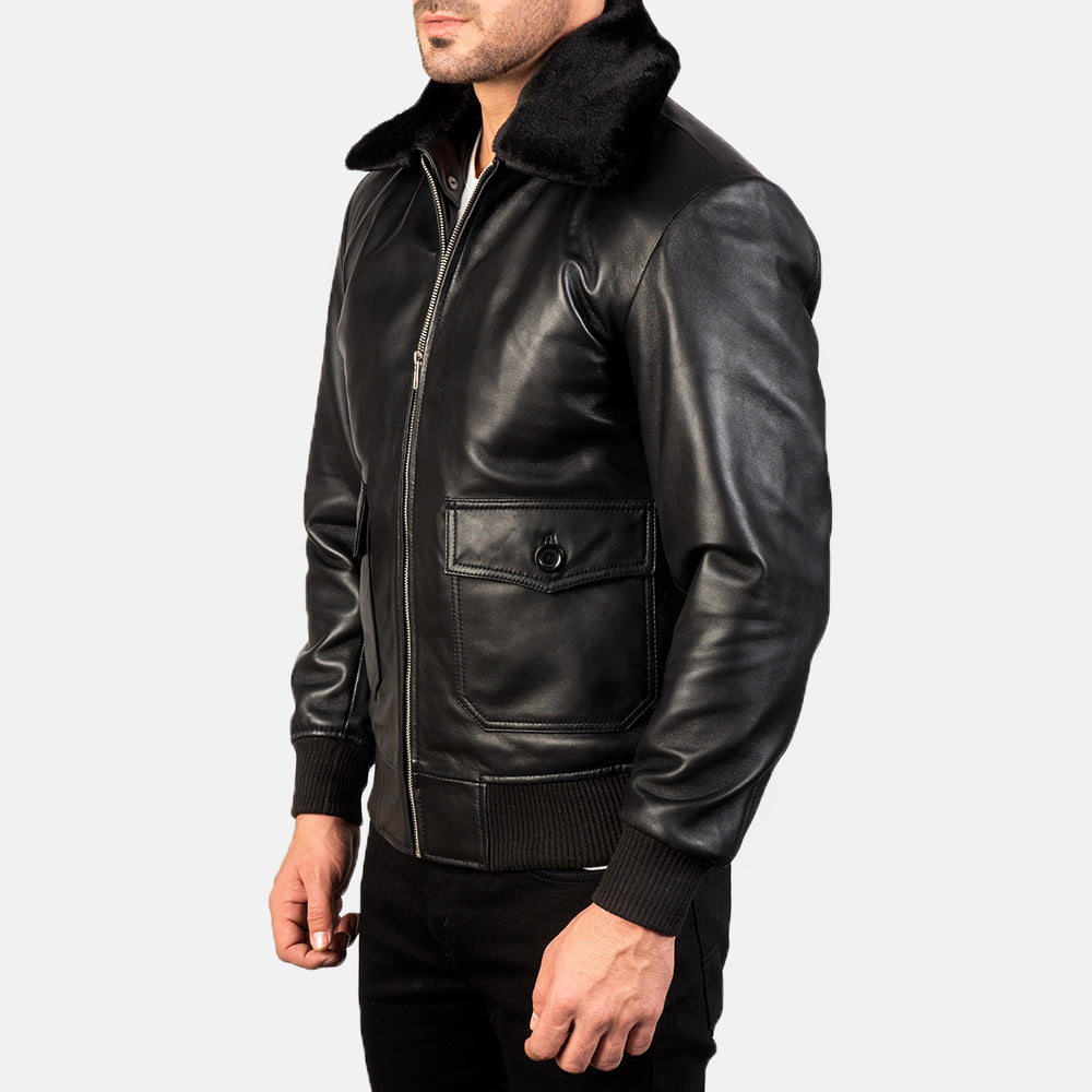 
Black Sheepskin Leather Bomber Jacket - Vista posteriore con spalle definite e orlo pulito