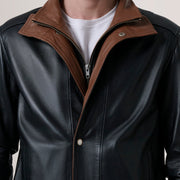 
Vista interna Showing Quilted Polyester Lining & Due tasche interne funzionali