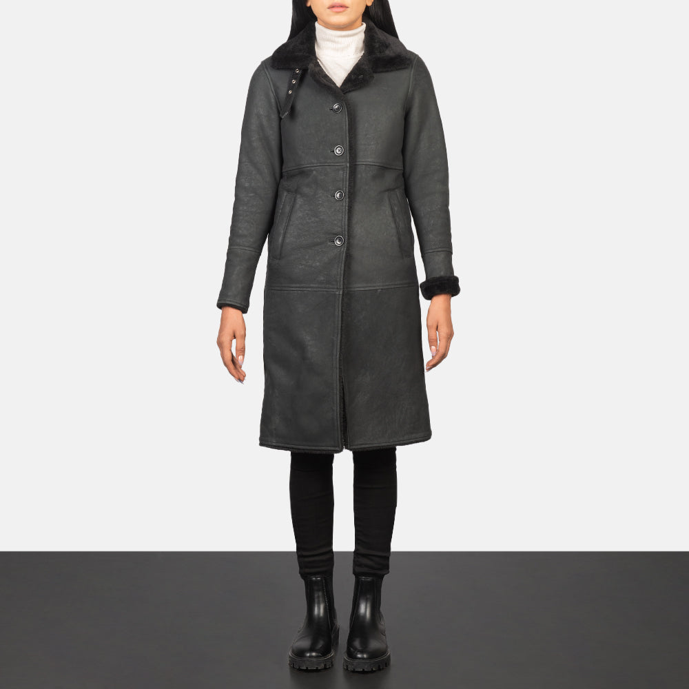 Women's Alina Shearling Nero Cappotto in Pelle da Donna - Lateral Side Profile View Showing Sleeve Cut &amp; Athletic Taper Fit