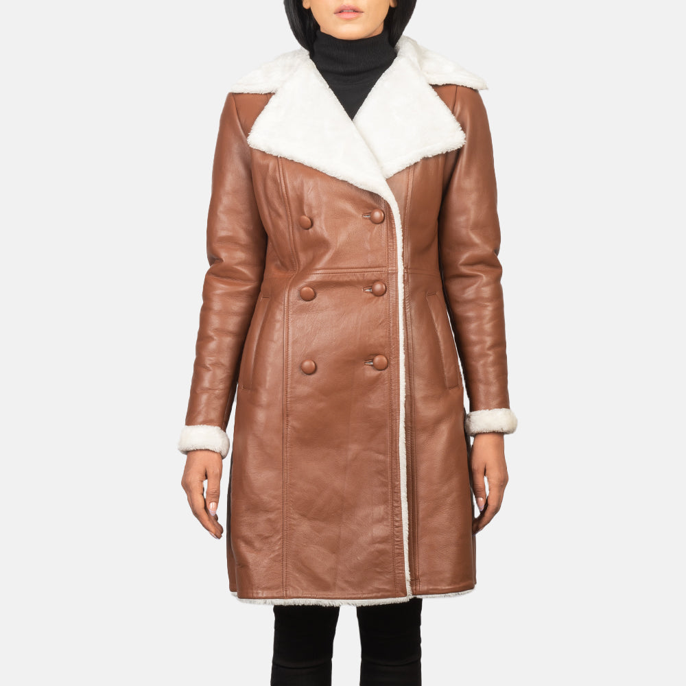 Dettaglio ravvicinato of Notch &amp; Leather Buttons Hardware on Women's Amie Brown Double Breasted Shearling Coat