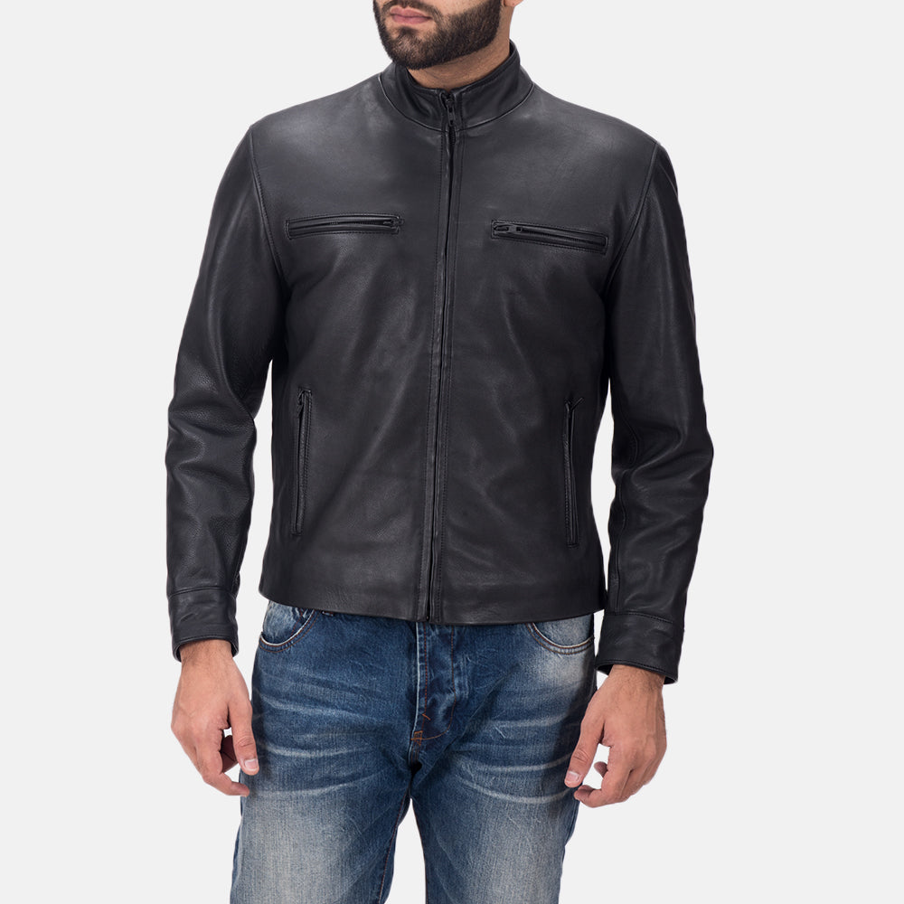 
Austere Matte Nero Giacca Biker in Pelle da Uomo in Black Calfskin Matte - Vista frontale e silhouette sartoriale | Acquista online