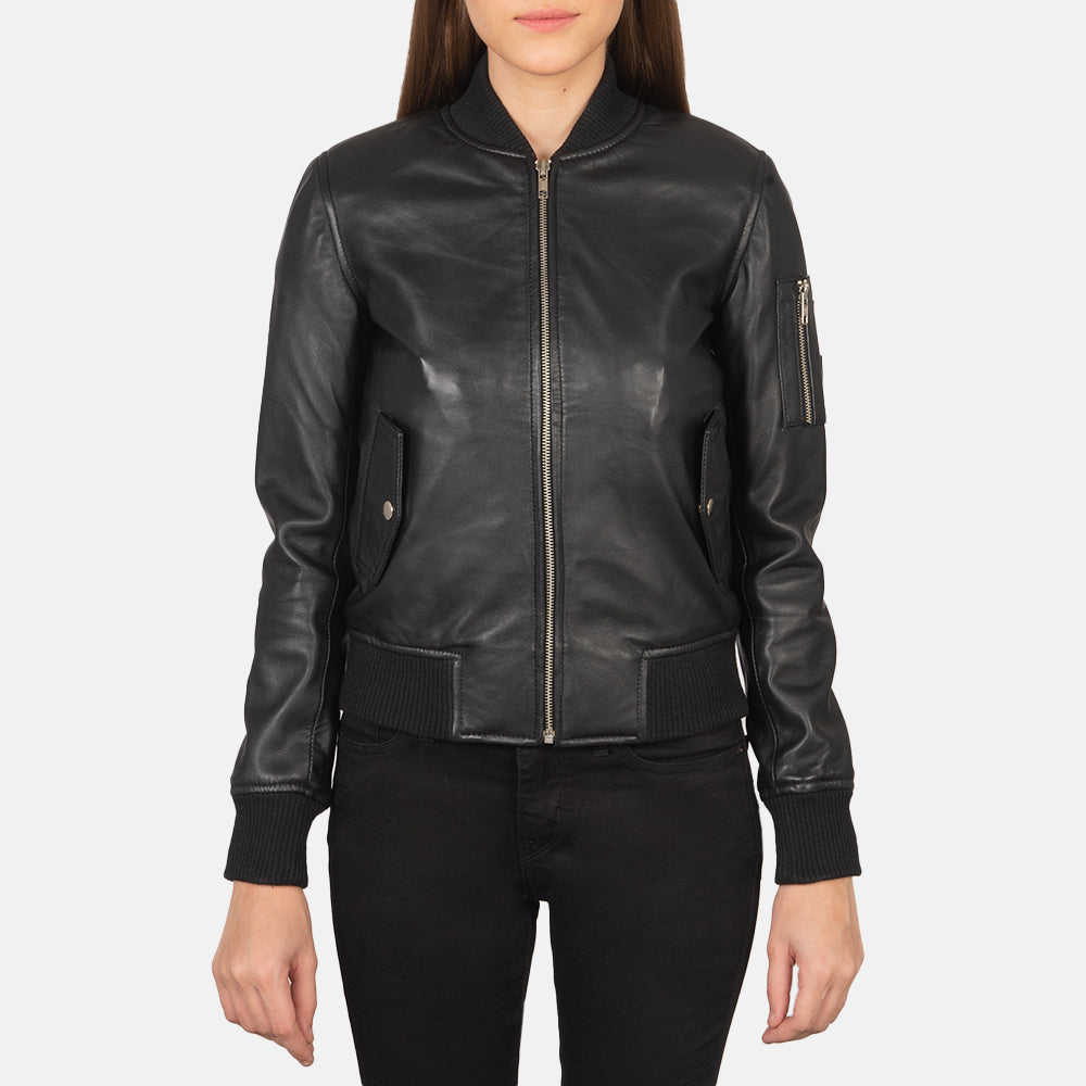 
Dettaglio ravvicinato of Rib Knit & Zipper Hardware on Ava Ma-1 Black Leather Bomber Jacket