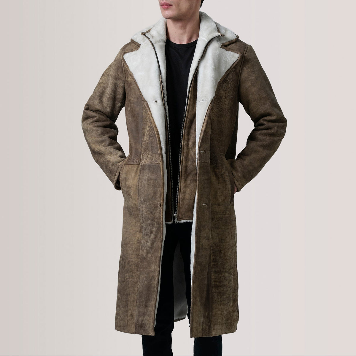 Cai Distressed Brown Leather Shearling Coat For Men in Distressed Brown Sheepskin Snuffed - Vista frontale e silhouette sartoriale | Acquista online