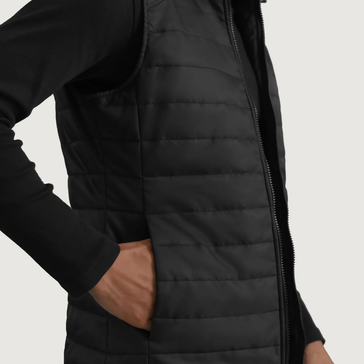 
Vista interna Showing Quilted Viscose Lining & Due tasche interne funzionali