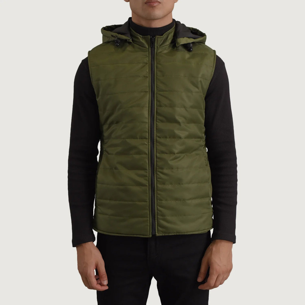 
Dettaglio ravvicinato of Classic Collar & Zipper Hardware on Carlo Verde Gilet imbottito con cappuccio da Uomo