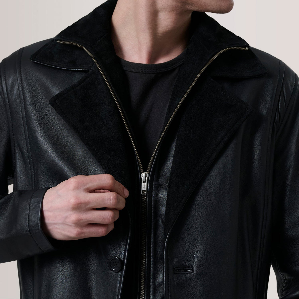 
Vista interna Showing Quilted Polyester Lining & Due tasche interne funzionali