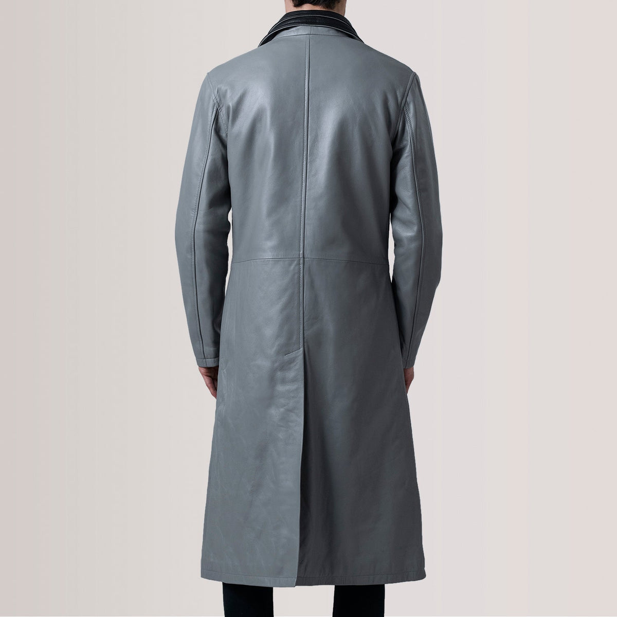 
Dettaglio ravvicinato of Notch & Button Hardware on Charlton Grigio Leather Single Breasted Cappotto in Pelle da Uomo For Men