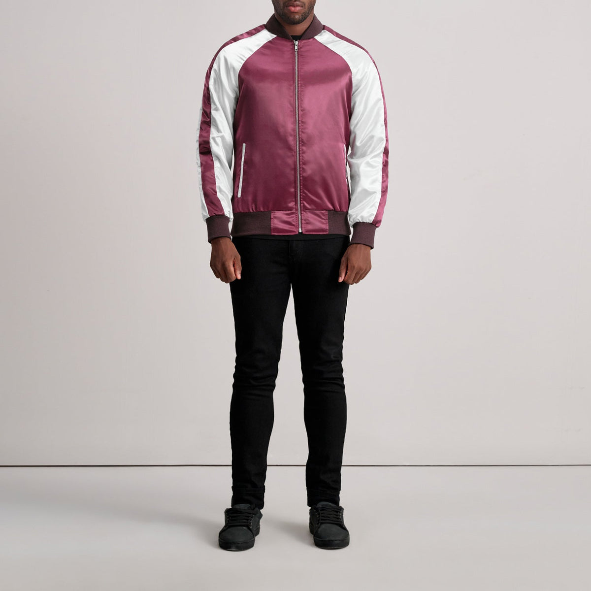 Dettaglio ravvicinato of Varsity &amp; Zipper Hardware on Clarke Bordeaux Varsity Giacca in Pelle da Uomo
