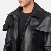 
Dettaglio ravvicinato of Classic Collar & Heavy-Duty Zipper Hardware on Classic Nero Leather Duster da Uomo