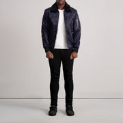
Dettaglio ravvicinato of Removable faux fur collar & Zipper Hardware on Clyde B-15 Blu Bomber in Pelle da Uomo