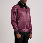 Maroon Satin Bomber Jacket - Vista posteriore con spalle sartoriali e orlo pulito