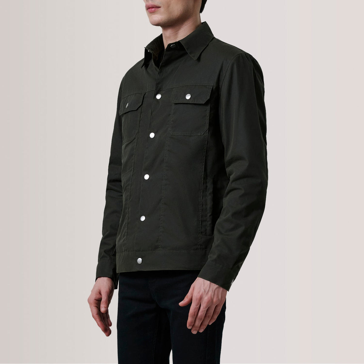 
Colberto Olive Waxed Canvas Trucker Giacca in Pelle da Uomo For Men - Vista laterale che mostra il taglio ergonomico delle maniche