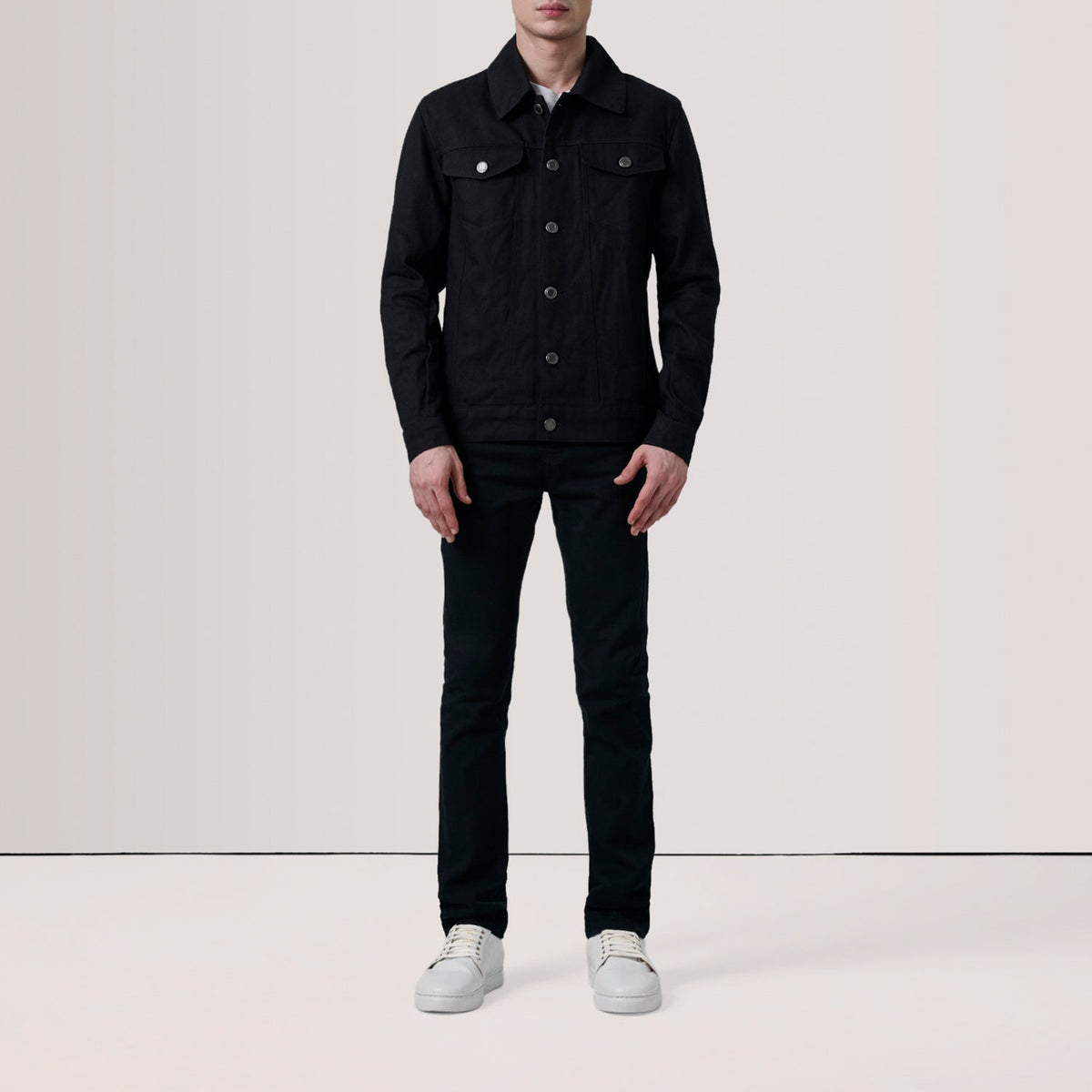 Black Full-Grain leather Jacket - Vista posteriore Showing Tailored Shoulder Fit &amp; Clean Hemline