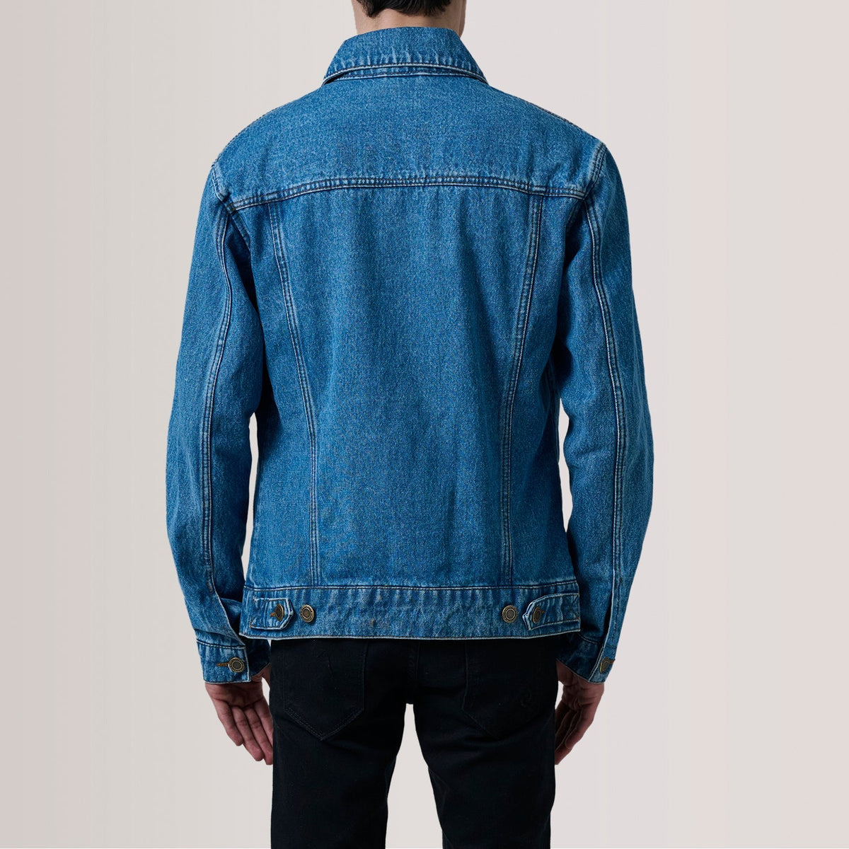 Dettaglio ravvicinato of Classic Collar &amp; Heavy-Duty Zipper Hardware on Conard Blu Denim Trucker Giacca in Pelle da Uomo For Men