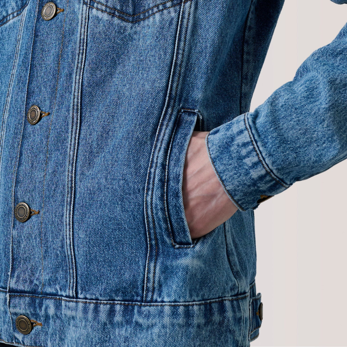 
Vista interna Showing Quilted Viscose Lining & Due tasche interne funzionali