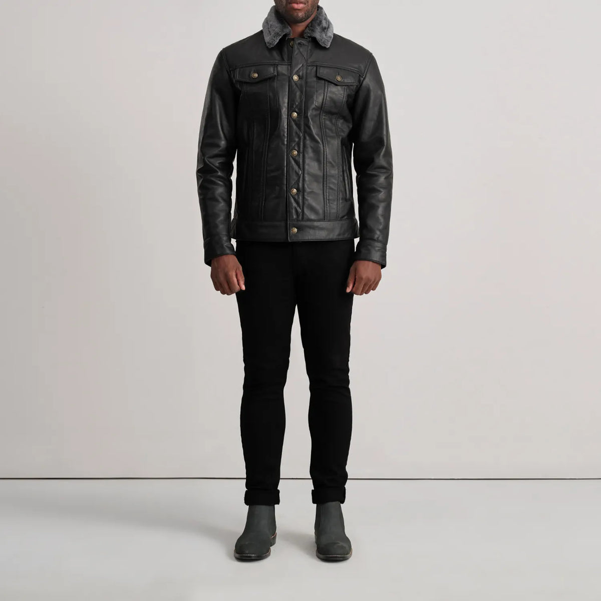Dallis Nero Leather Shearling Trucker Giacca in Pelle da Uomo - Lateral Side Profile View Showing Sleeve Cut &amp; Athletic Taper Fit