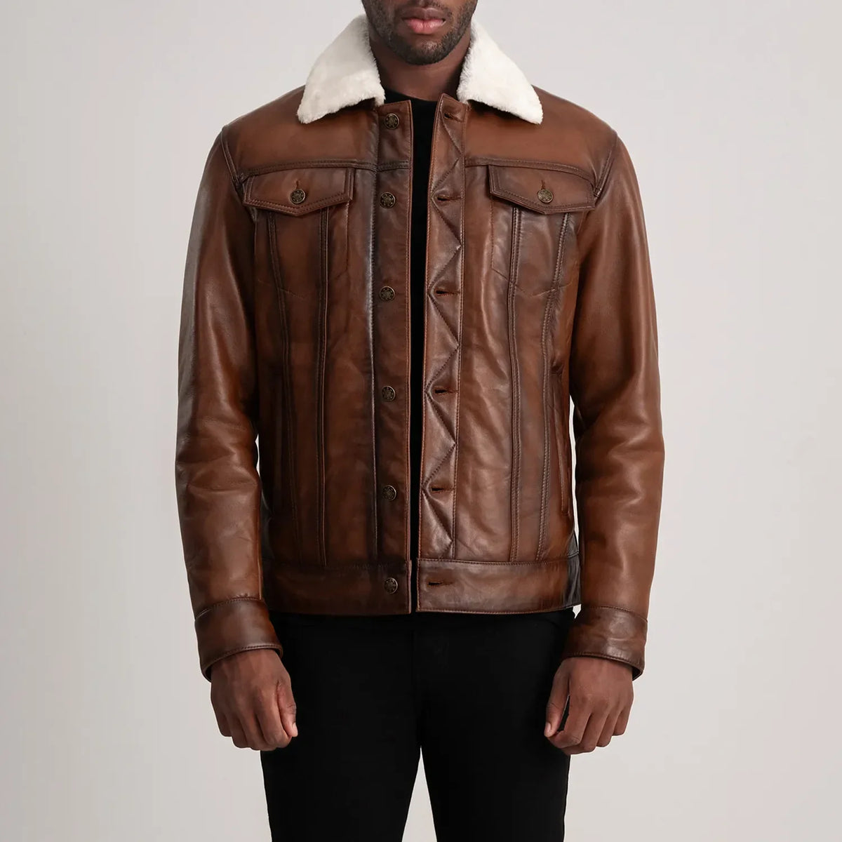 
Dallis Marrone Leather Shearling Trucker Giacca in Pelle da Uomo in Waxed Brown Sheepskin Leather - Vista frontale e silhouette sartoriale | Acquista online