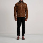 Dallis Marrone Suede Shearling Trucker Giacca in Pelle da Uomo - Lateral Side Profile View Showing Sleeve Cut &amp; Athletic Taper Fit