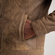 
Vista interna Showing Fully Faux Fur Lined & Due tasche interne funzionali