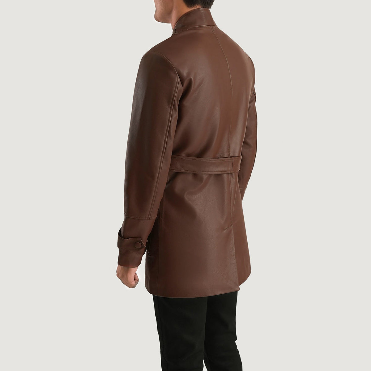 Dettaglio ravvicinato of High neck with Belt &amp; Snap button Hardware on Dolf Marrone Giacca in Pelle da Uomo