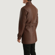 Dettaglio ravvicinato of High neck with Belt &amp; Snap button Hardware on Dolf Marrone Giacca in Pelle da Uomo