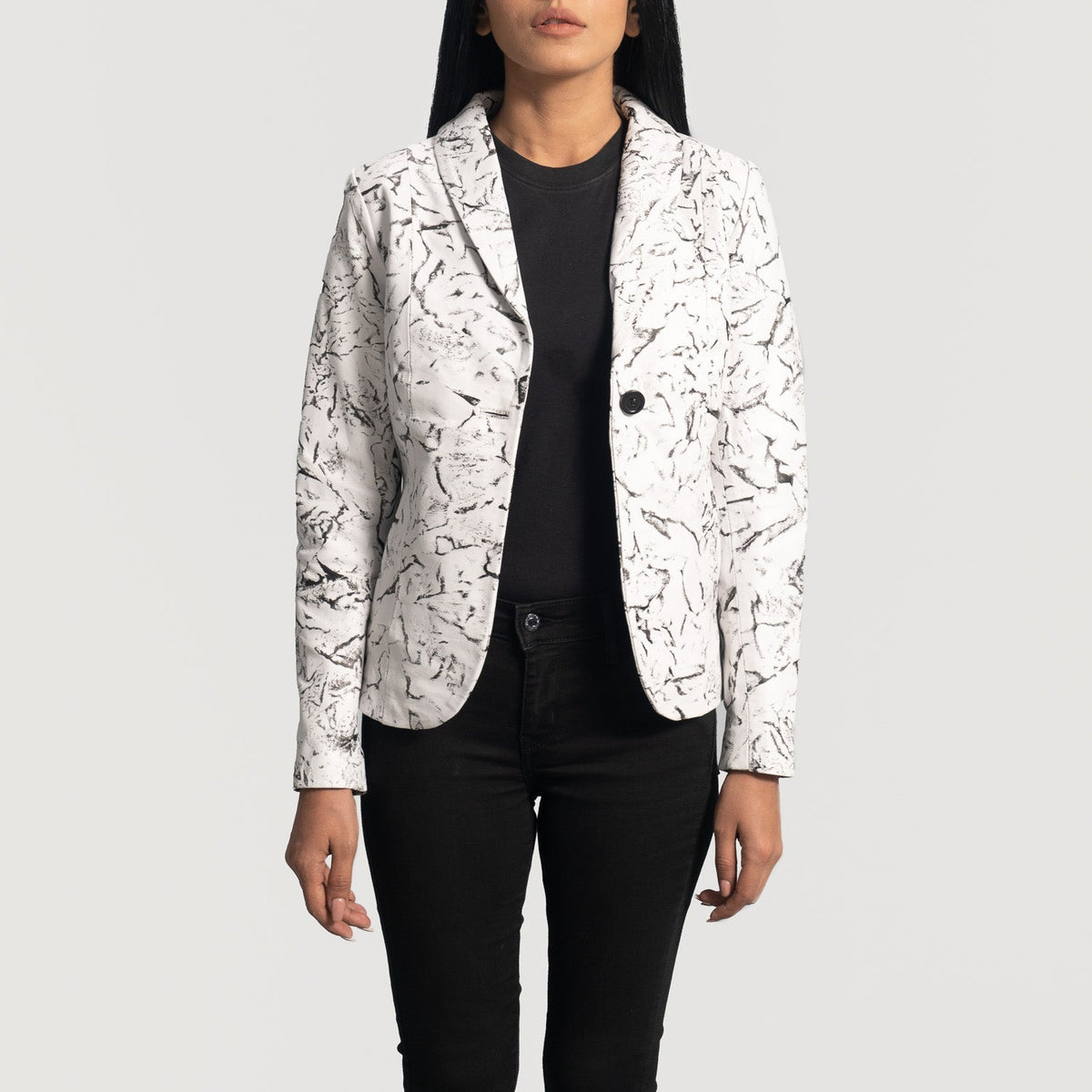 
Donna Blake Bianco Blazer in Pelle in Pelle da Donna - Vista laterale che mostra il taglio ergonomico delle maniche