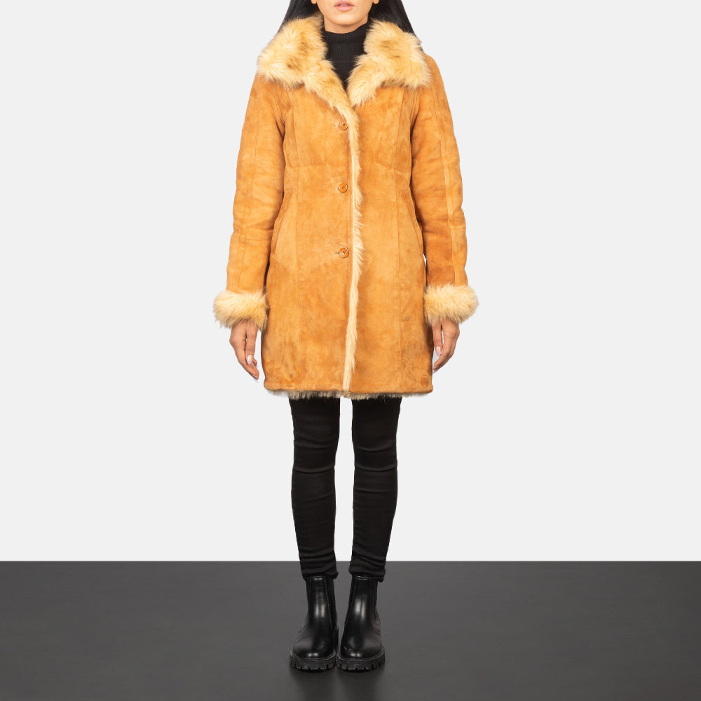 
Erica Beige Leather Coat - Vista laterale che mostra il taglio ergonomico delle maniche
