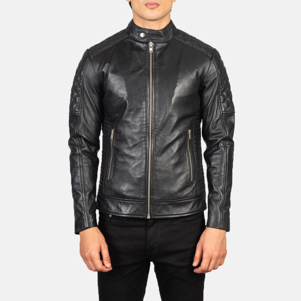 Dettaglio ravvicinato of Band Collar &amp; Zipper Hardware on Men's Fernando Quilted Brown Suede Biker Jacket