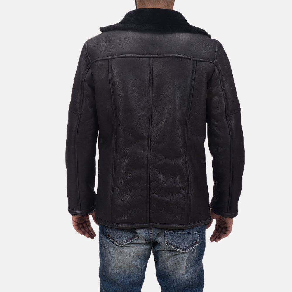 Dettaglio ravvicinato of Notch &amp; Button Hardware on Men's Furcliff Double Face Shearling Cappotto in Pelle da Uomo