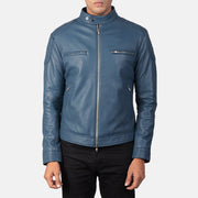 
Gatsby Quilted Blue Leather Biker Jacket - Vista laterale che mostra il taglio ergonomico delle maniche
